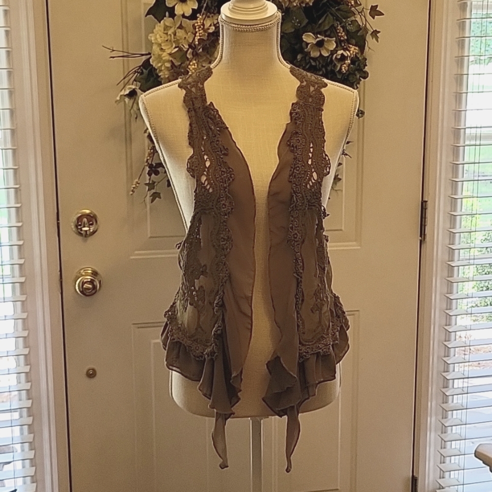 Umgee taupe brown sheer floral lace vest scalloped ruffled Small/Medium …EUC
